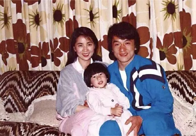 成龍為妻子林鳳嬌慶生:中年以後才知道,老婆才是最珍貴的人