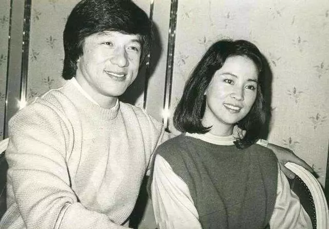 成龍為妻子林鳳嬌慶生:中年以後才知道,老婆才是最珍貴的人