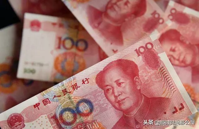 給母親寄錢老公不准,聽到他和鄰居通電話後,我抱著他熱淚盈眶