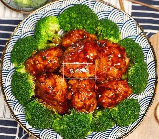 除夕年夜飯精選的10道菜,做法簡單,寓意吉祥味道佳,快收藏!