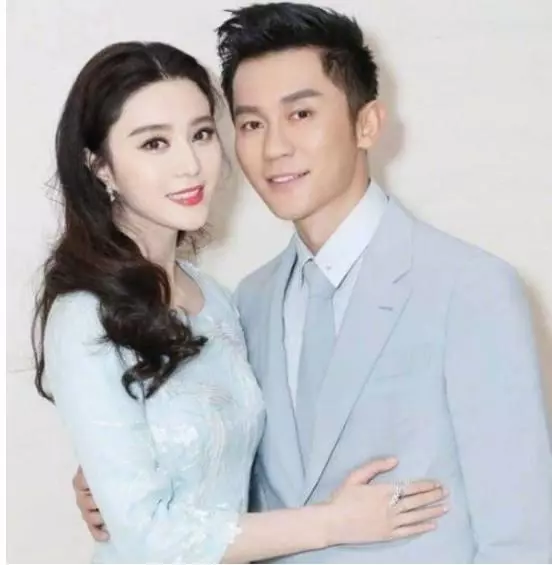 房祖名對范冰冰的稱呼,直接暴露她和成龍的關系,網友:關系好亂