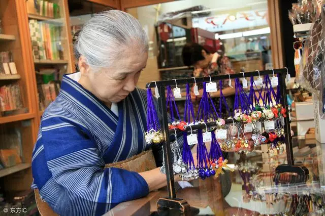 為什麼日本人不養兒防老?