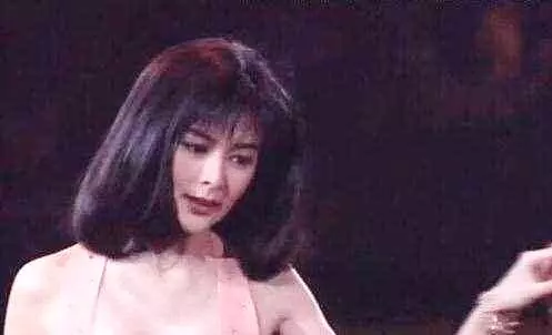 關之琳「高爾夫球」事件內幕被曝: 賺來2000萬和差評 !
