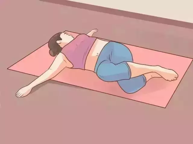 【拉伸背部,保護脊柱】