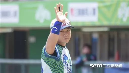 挑戰人氣王15連霸 恰恰給球迷決定