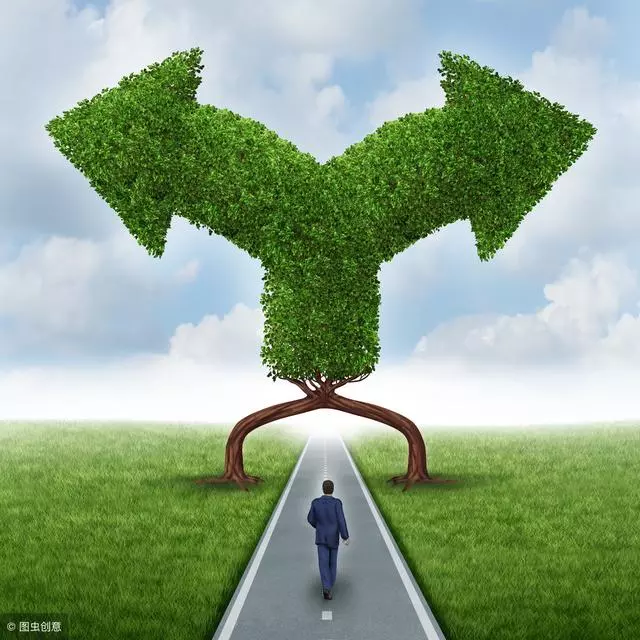 過年單位發兩萬年終獎,我偷偷給母親五千,隔天我的婚姻結束了