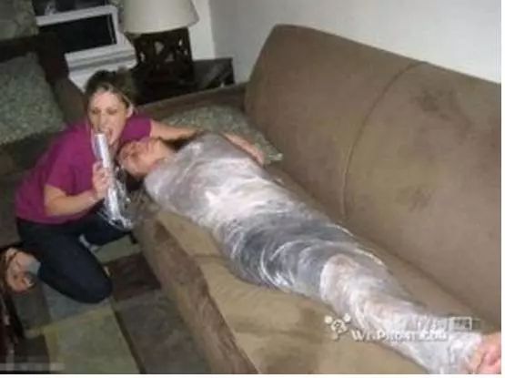 女人千萬不可以喝醉後果不堪設想這些妹子的下場是多麼悽慘再不看就要被刪除了 !