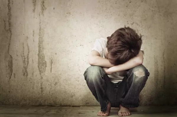 男子「拒絕扶養」重病母!自爆「悲慘童年」所有人都傻了...最後判決讓媽媽沉默了..
