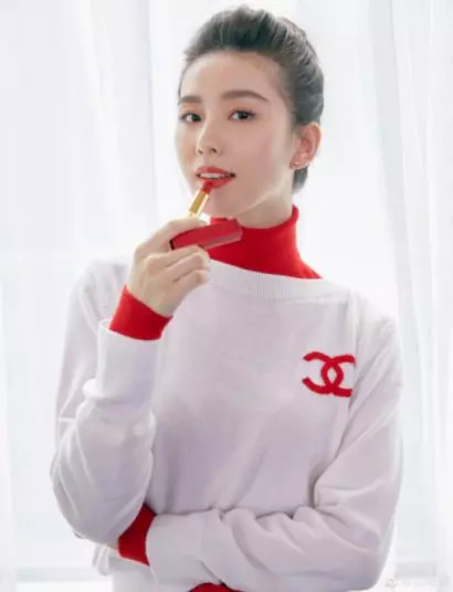 村姑靠超強仿妝「1人扮整個演藝圈」 繼半臉小S後再度出手「100%還原劉嘉玲」...本尊認證:比我更漂亮