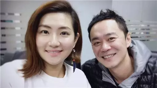 Selina甩開阿中「約會高帥男」!她被寵成小公主,「小11歲男方真實身分」曝光超傻眼!