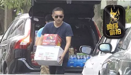 本土劇一哥「陳昭榮」近況曝光!50歲的他滿身大汗搬貨,不演八點檔竟「改行跑去做....」!