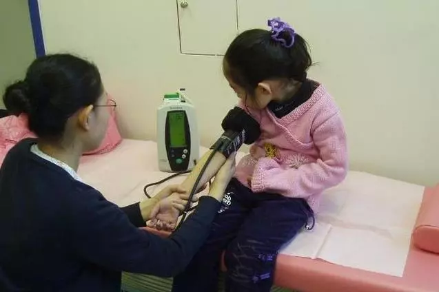 3歲寶寶鉛中毒,醫院也沒能挽救,孩子智力受損,就是因為平時愛吃這種食物