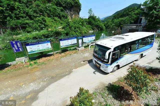 房子被拆老人出城投靠小兒子卻被趕,大兒子雖已不在世他仍找大媳婦,「媳婦的態度」讓他哭了