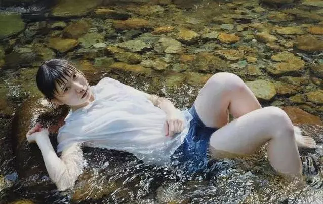 「人類極限!」日本畫家作品「水中少女」引熱議,放大10倍後網友頓時不淡定了