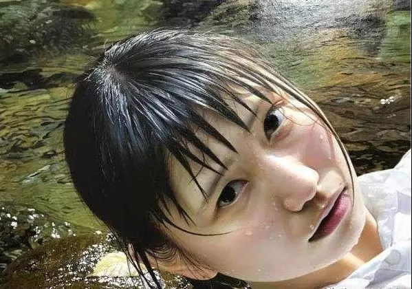 「人類極限!」日本畫家作品「水中少女」引熱議,放大10倍後網友頓時不淡定了