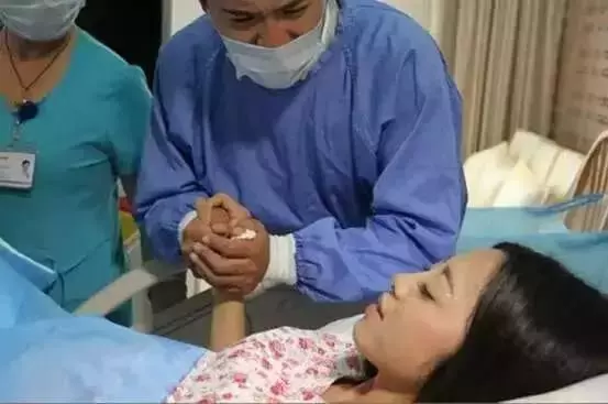 爸爸姓日,不想讓孩子跟自己姓,奶奶取一個名,讓正在喝水的媽媽一口全噴了