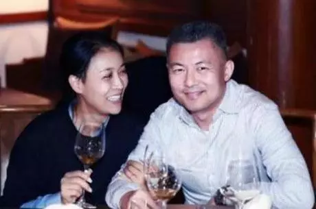 同是歌壇天後,王菲女兒和那英女兒,差距一目了然,輸的好慘!