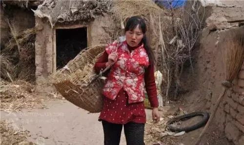 老婆太醜,我打工五年不願回,兒子生日,見到老婆的樣子我傻了