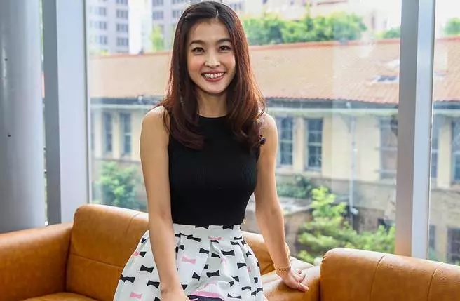 狠拒絕求婚!小嫻笑喊「發出2張好人卡」絕不閃嫁 過年送父母「紅包厚到握不住」連親戚都有份