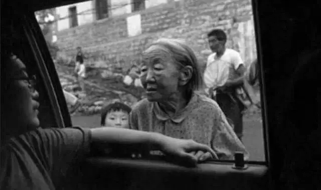 30張世界上最「憾動人心」的照片,一張比一張還催淚,看得我熱淚盈眶!