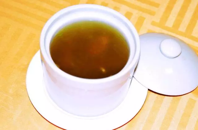 接來我媽後老婆總肚子疼, 以為我媽做了什麼, 直到我喝了老婆的湯