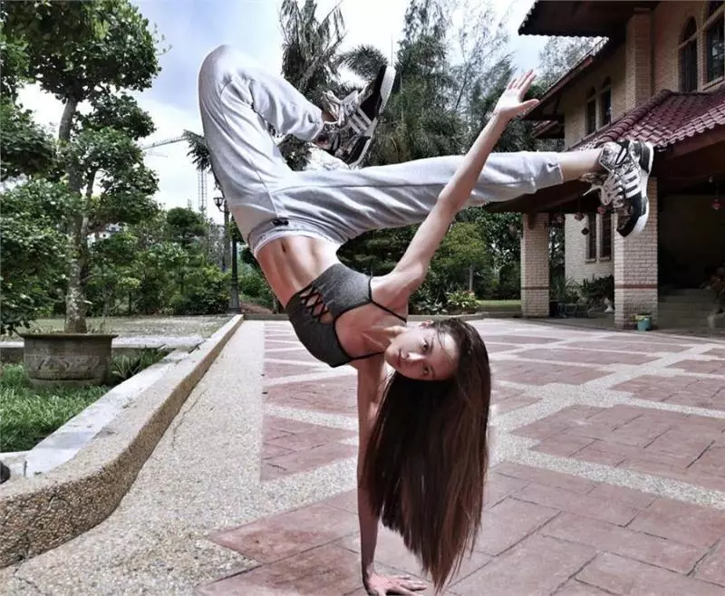 她是李雲迪愛徒,是大馬知名鋼琴家,如今因一張照片火遍網絡!
