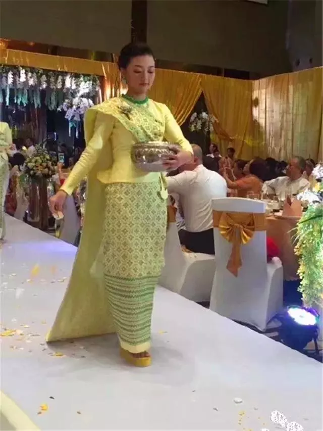 緬甸富豪嫁女,嫁妝不是黃金卻比黃金還昂貴,這才是真正的有錢人!