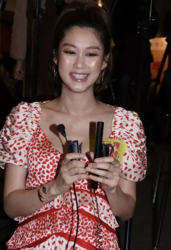 懷孕六個多月!前TVB花旦陀巨肚自曝老公將陪入產房