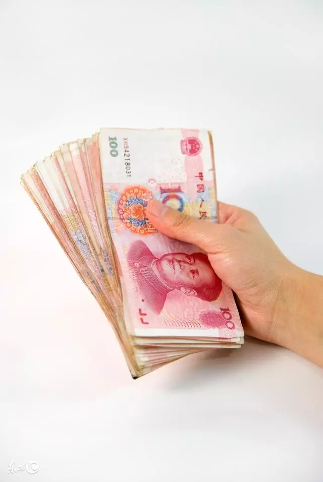 婆婆每月給我五萬,她提了個要求,讓我娘家人炸鍋