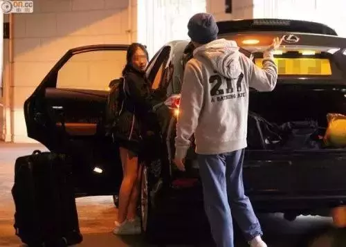 張學友16歲女兒戀上已婚男:真正的富養,絕不是溺愛