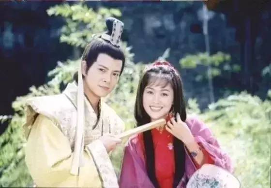 還記得她嗎?她曾是被TVB力捧的古典美人,婚後被曝出軌,如今面部僵硬變網紅?