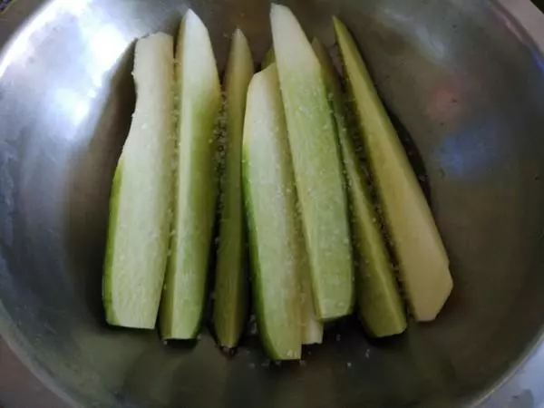 腌蘿蔔,萬萬別用白糖和米醋了,加這,蘿蔔脆爽可口,放半年不壞