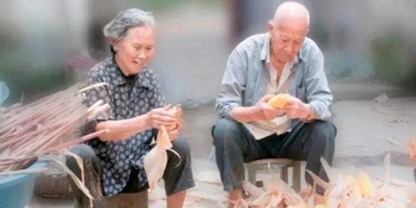 欠 父 母 的 一 輩 子 都 還 不 完 。真 正 讀 懂 的 人 、把 它 轉 走 吧 !