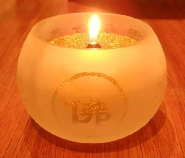 為別人點亮一盞溫暖心靈的燈,同樣也會照亮自己的路。