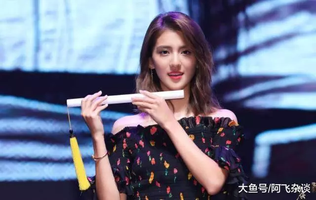 她才25歲就成了富豪狙擊手,前任身家30億現任百億,林峯摯愛