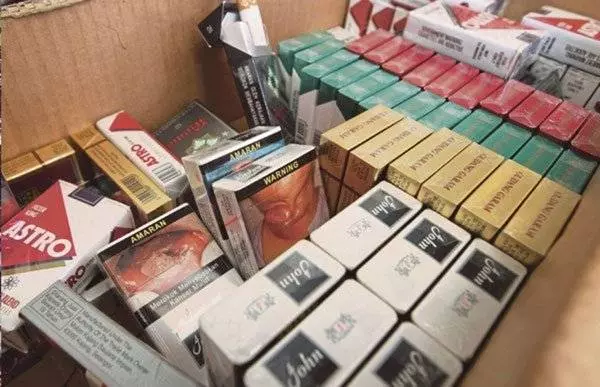 (執法人員抽查,)只要搜出一根,等著接罰單吧!