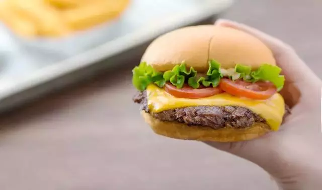 美國網紅級品牌Shake Shack空降魔都|又要騙我吃漢堡了