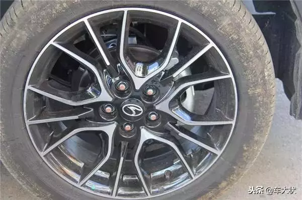 車子開久了,車內噪音越來越大,是這個地方出了問題,簡單搞定!
