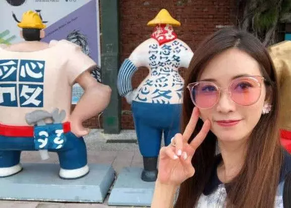 44歲林志玲曬「與母親合照」!看到圖6時,近70歲的林媽媽讓網友炸了:氣質如蘭!