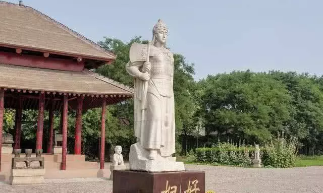 中國第一位女將軍的墓被開啟,墓中驚現此物,讓人無法接受!
