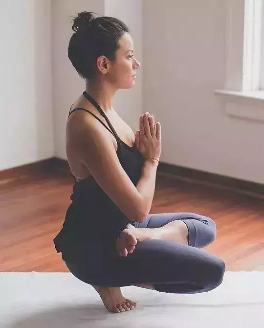 女式瑜伽,15種變換動作,堅持30天,身體線條全面提升