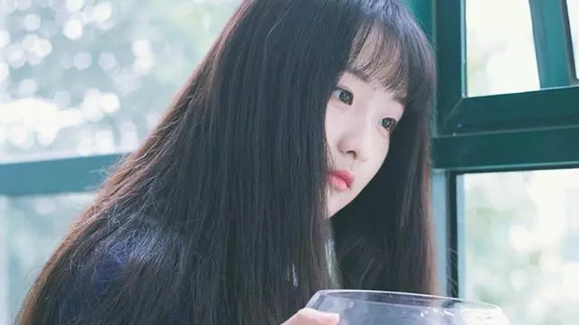 我生兒子婆婆毫無反應,二胎生女兒她激動萬分,原因讓我想笑