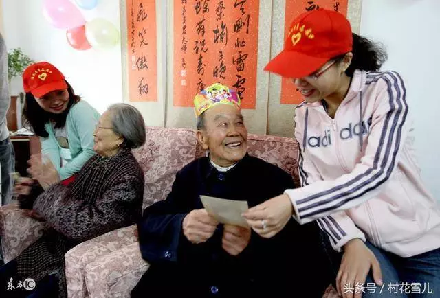 繼母對我恩重如山!她60大壽我給兩千紅包!吃飯接到一個電話!回去我就把婚離了