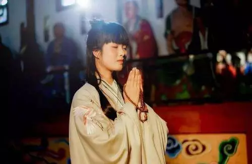 燒香拜佛的人都該看看,拜拜時,一定要說『這些話』,神明才會幫你。實在太重要了