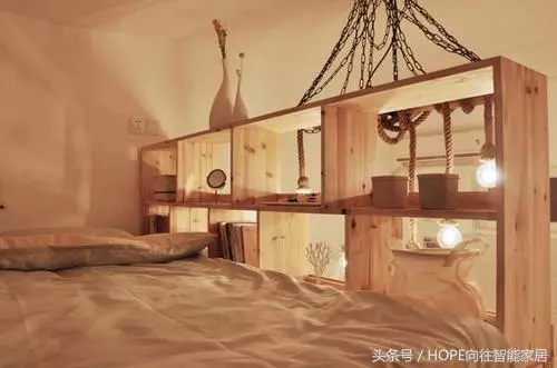 男子租「不到4坪」破爛房一個月後實在忍不了!他動手將它爆改成「複式小家」,房東樂到開花!