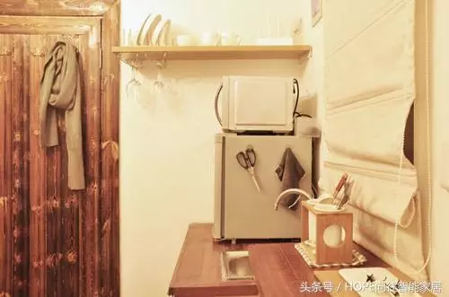 男子租「不到4坪」破爛房一個月後實在忍不了!他動手將它爆改成「複式小家」,房東樂到開花!
