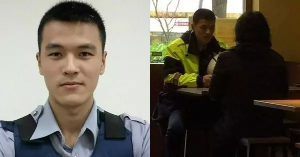 年輕警察進餐廳喊話「等下有人來吃飯,錢算我的!」老闆見到「下一秒出現的客人」讚爆:太暖心!