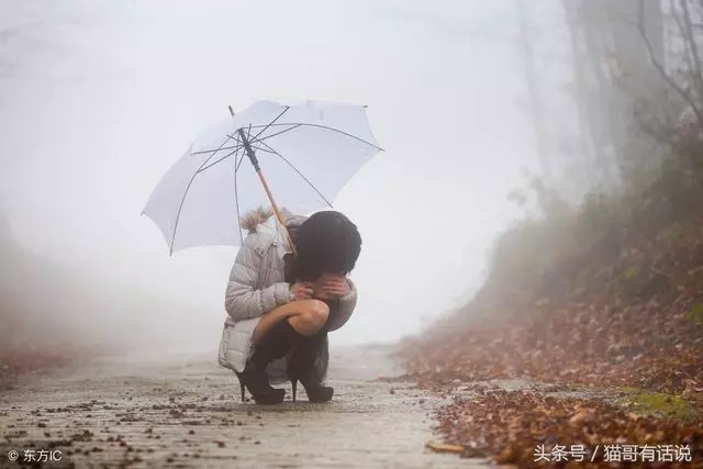 女子嫁給窮小伙,5年後家裡來個陌生人,女子傻了半天