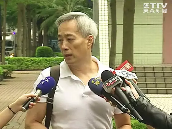 他是昔日台灣第一代偶像劇男主角!淡出螢幕20年驚傳發瘋出家當和尚!媒體找到發現他過這樣生活!