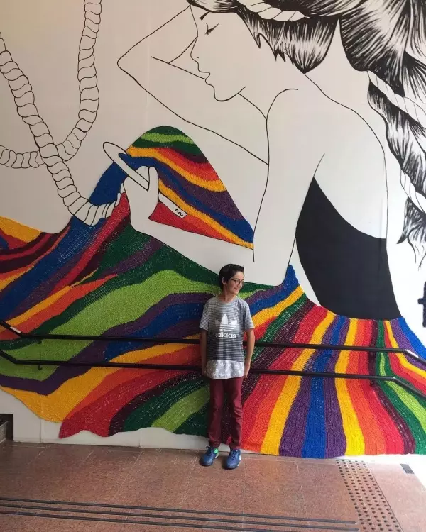 13歲男孩愛編織,遭到排擠,卻吸粉34萬!當你用心做一件事,全世界都在幫你!